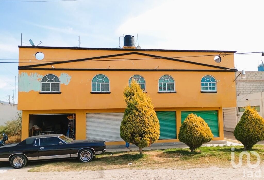 CASA EN VENTA CIUDAD SAGUN 4 LOCALES, 2DO PIDO DEPARTAMENTO FRENTE SEGURIDAD PUBLICA