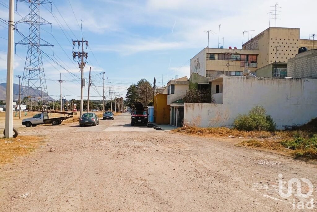 CASA EN VENTA CIUDAD SAGUN 4 LOCALES, 2DO PIDO DEPARTAMENTO FRENTE SEGURIDAD PUBLICA