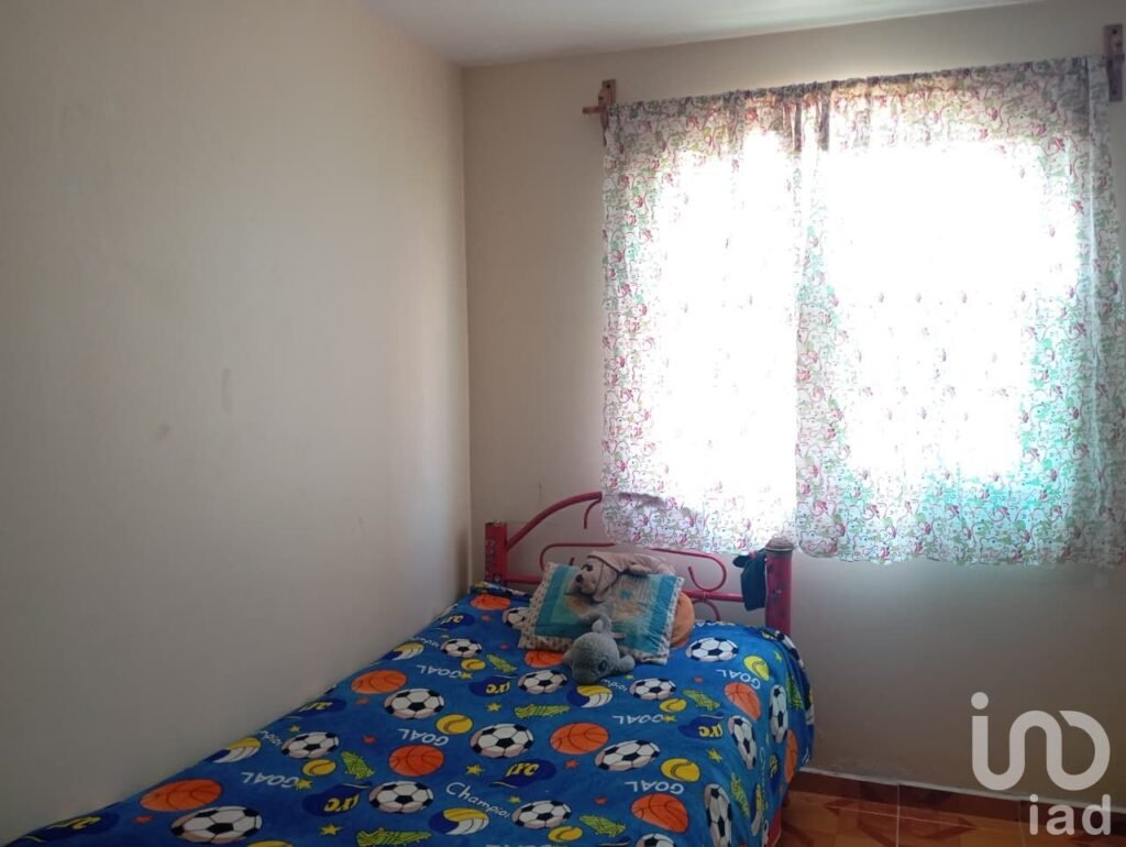 CASA EN VENTA CIUDAD SAGUN 4 LOCALES, 2DO PIDO DEPARTAMENTO FRENTE SEGURIDAD PUBLICA