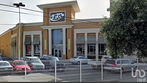 ESPACIO COMERCIAL, IDEAL  PARA FRANQUICIAS. TIENDA ANCLA TOKS.
