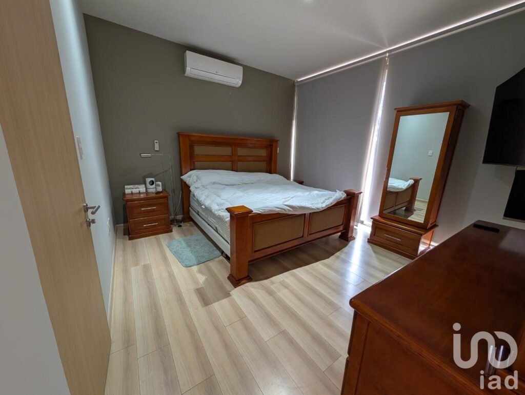 Casa amueblada en renta en Residencial Castilla la Nueva