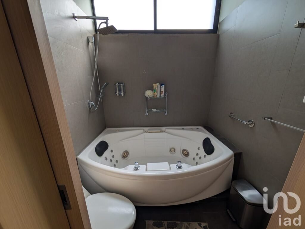 Casa amueblada en renta en Residencial Castilla la Nueva