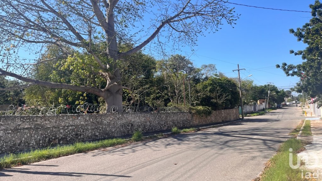 TERRENO EN VENTA CERCA DE MACROPLAZA MERIDA YUCATAN