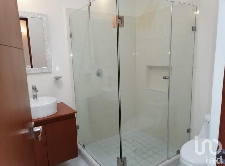 VENDO CASA EN LONG ISLAND ESTILO YORK AMUEBLADA, AV. HUAYACAN, CANCUN. Q.ROO