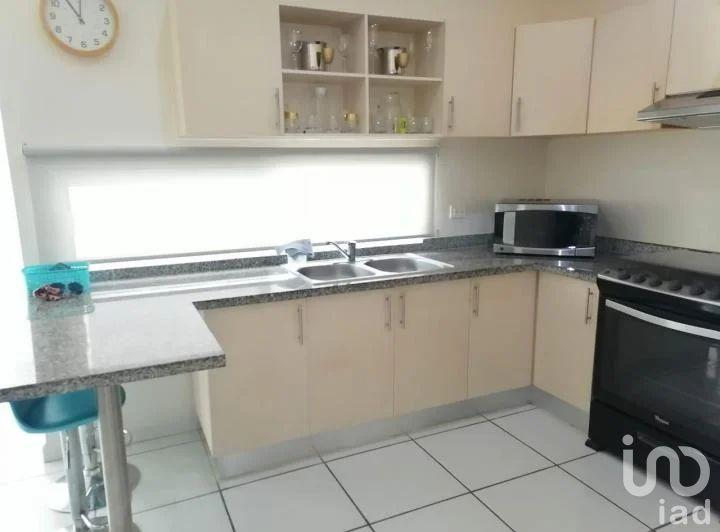 VENDO CASA EN LONG ISLAND ESTILO YORK AMUEBLADA, AV. HUAYACAN, CANCUN. Q.ROO