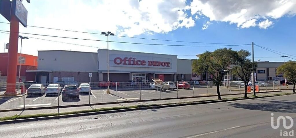ESPACIO COMERCIAL EN RENTA TIENDA ANCLA TOKS