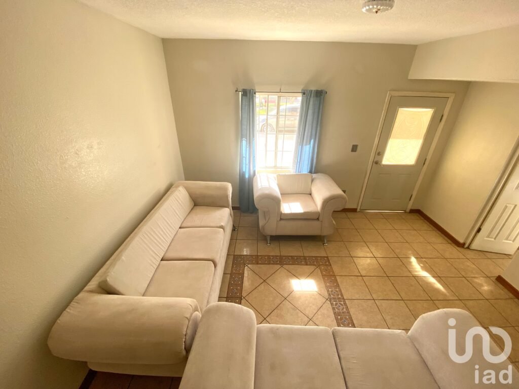 CASA EN RENTA EN PASEO DE LOS NOGALES