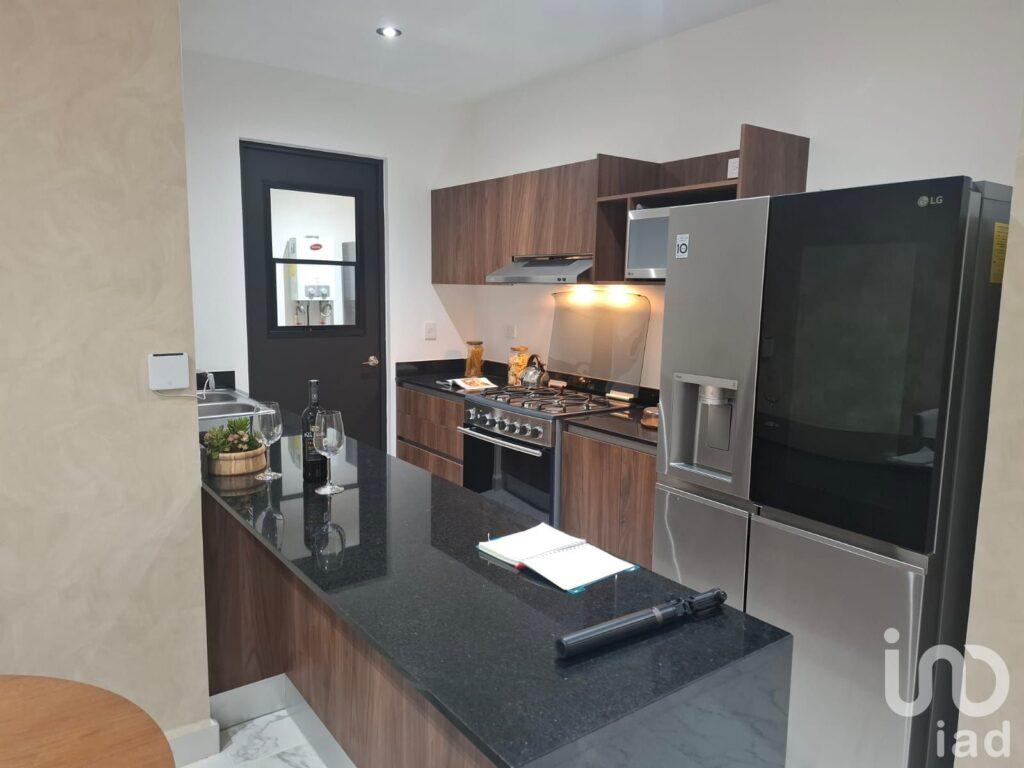 DEPARTAMENTO EN VENTA AVENIDA HUAYACAN EN CANCUN