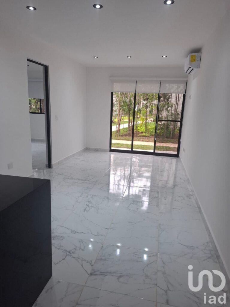 DEPARTAMENTO EN VENTA AVENIDA HUAYACAN EN CANCUN