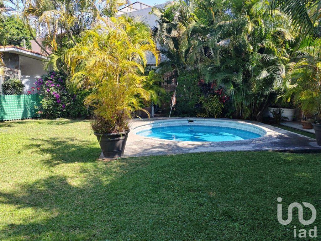 Casa en Condominio Vista Hermosa, Solo 3 Casas con Alberca y Jardín