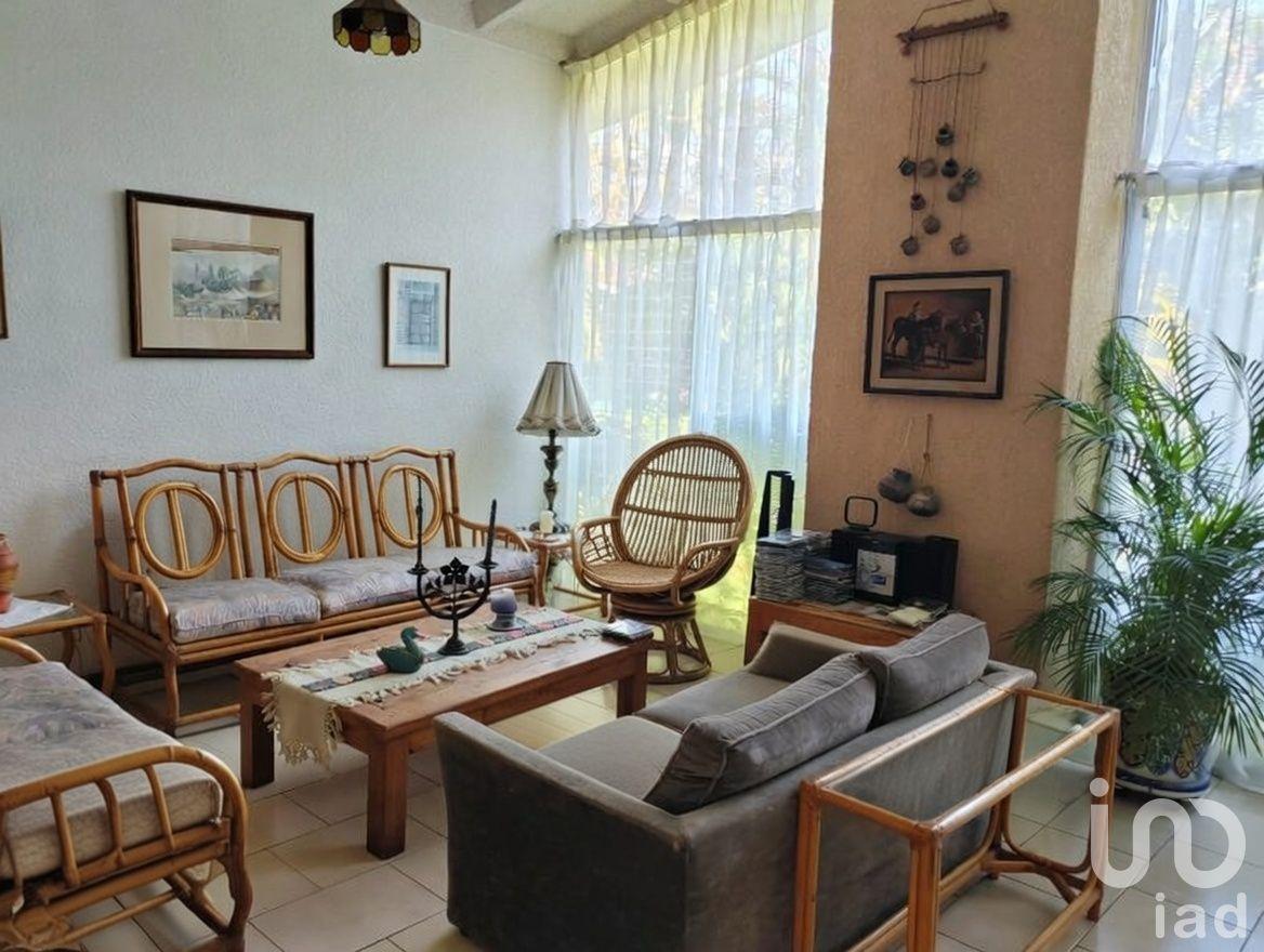 Casa en Condominio Vista Hermosa, Solo 3 Casas con Alberca y Jardín