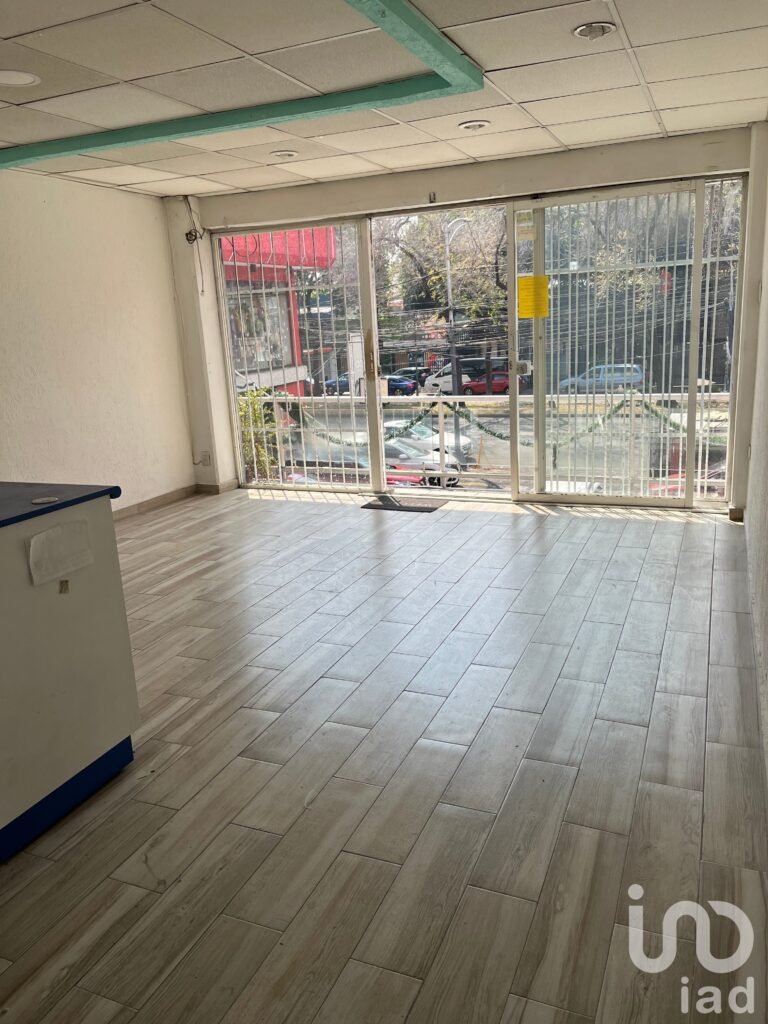 VENDO LOCAL 48 M2 EN PLAZA ACOXPA