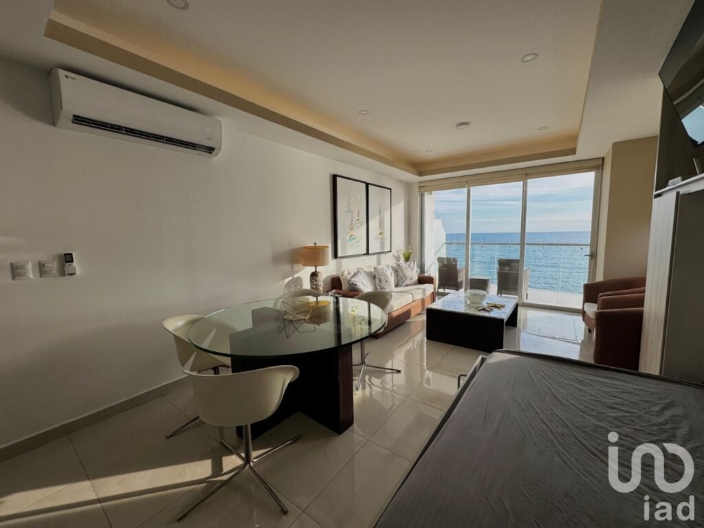Departamento en Renta en Torre frente al Malecón, Mazatlán, Sinaloa.
