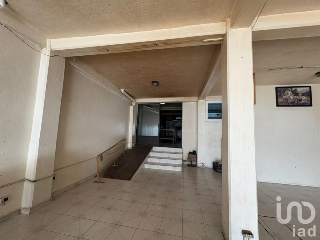 RENTA DE LOCAL COMERCIAL EN AVENIDA PRINCIPAL SAN AGUSTIN TLAXIACA