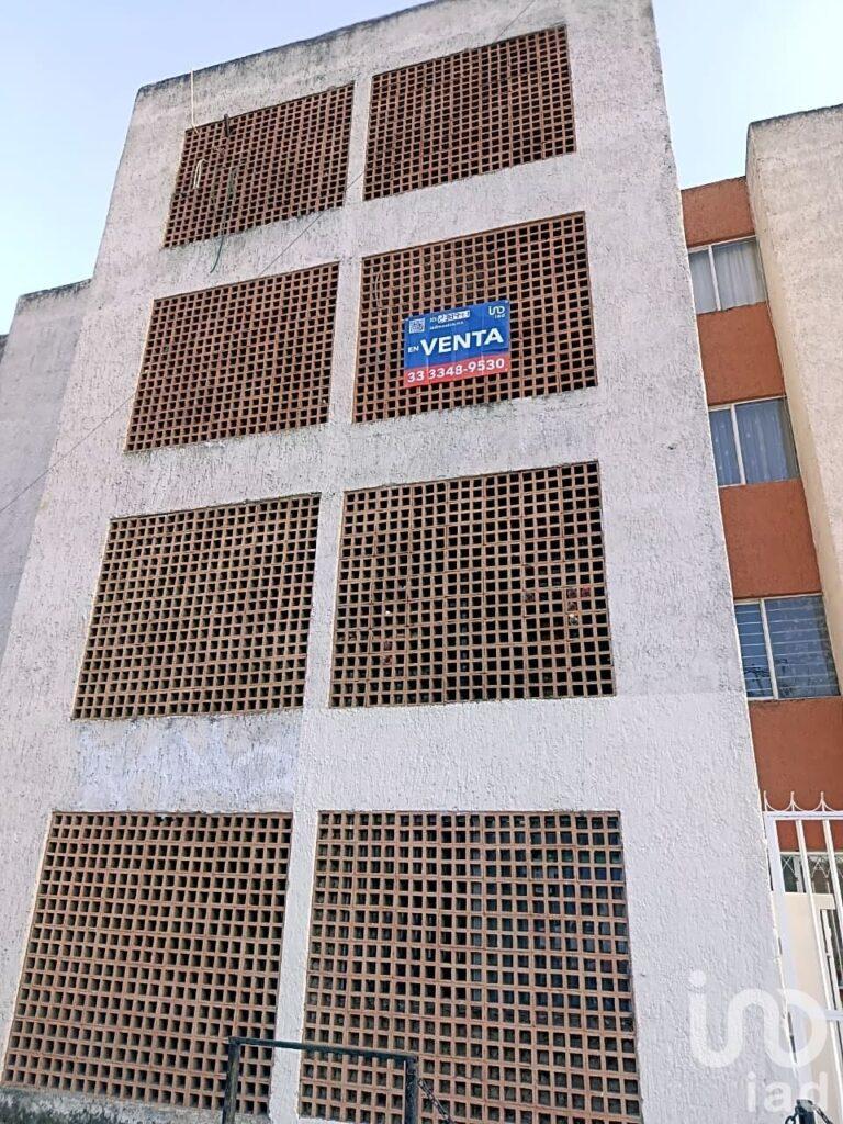 Departamento en venta  Centro de San Pedro Tlaquepaque, Jalisco. Conjunto Habitacional Niños Héroes