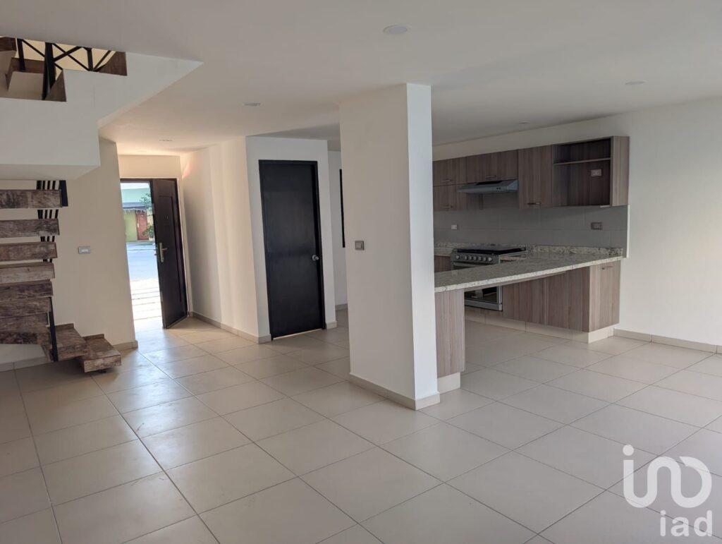 casa en venta Civital, cercania a Campestre, universidad de celaya, liverpool