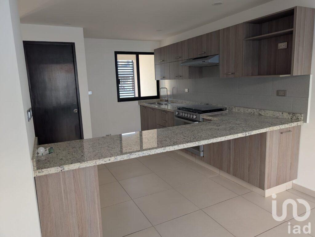 casa en venta Civital, cercania a Campestre, universidad de celaya, liverpool