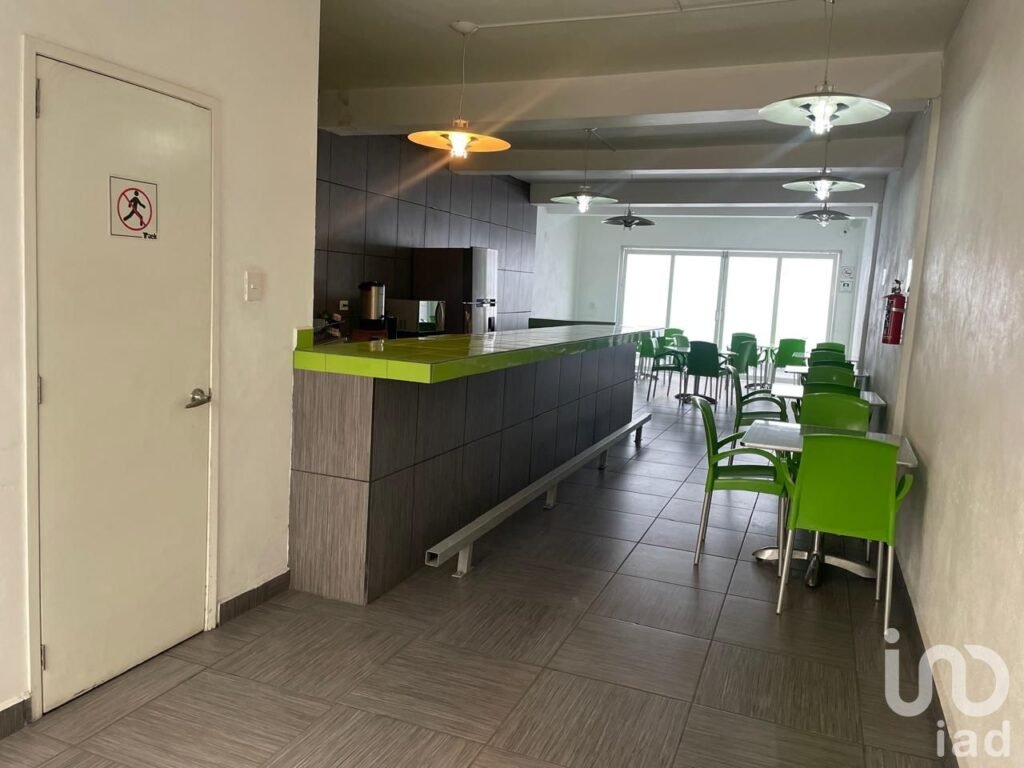 RENTA DE OFICINA, POR PLANTA O EDIFICIO COMPLETO EN COLONIA BUENAVISTA