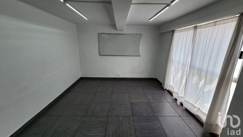 RENTA DE OFICINA, POR PLANTA O EDIFICIO COMPLETO EN COLONIA BUENAVISTA