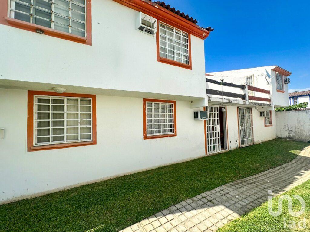 Casa en Venta en Joyas del Marqués, Llano Lago, Acapulco
