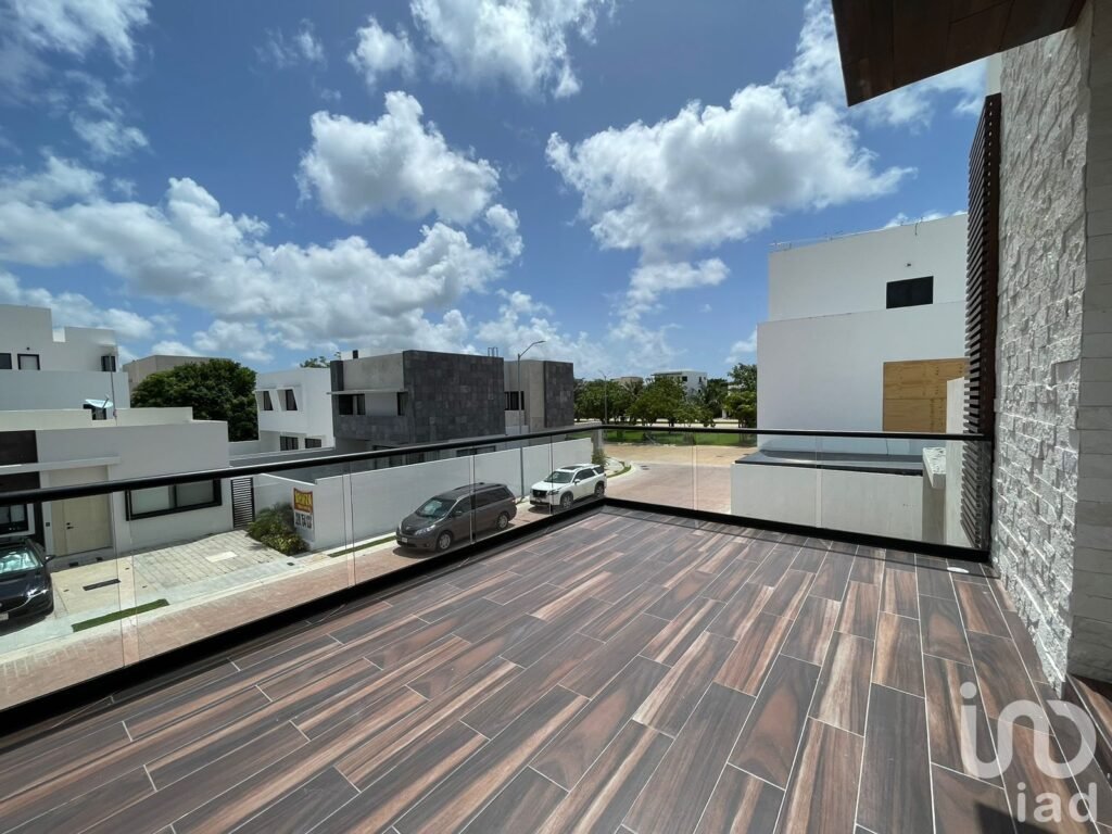 CASA NUEVA EN RÍO RESIDENCIAL CANCÚN