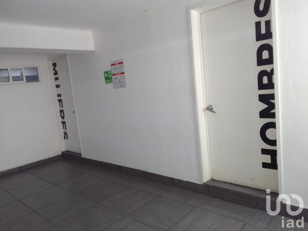 RENTA OFICINAS POR PLANTA, OFICINA O EL EDIFICIO COMPLETO COLONIA BUENAVISTA