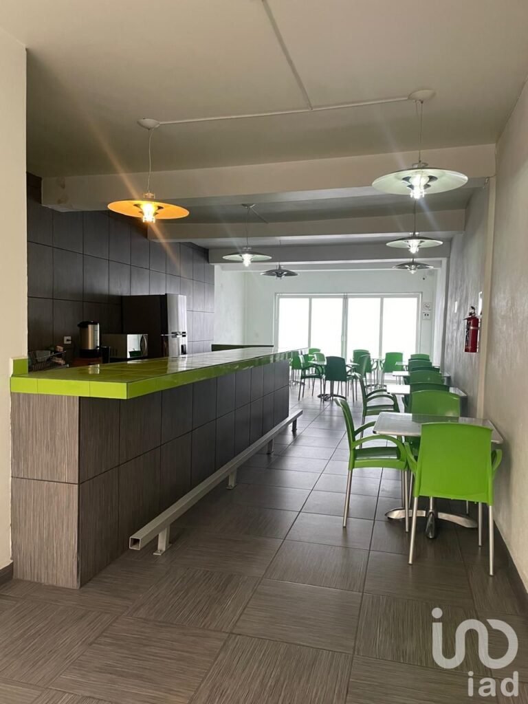 RENTA OFICINAS POR PLANTA, OFICINA O EL EDIFICIO COMPLETO COLONIA BUENAVISTA