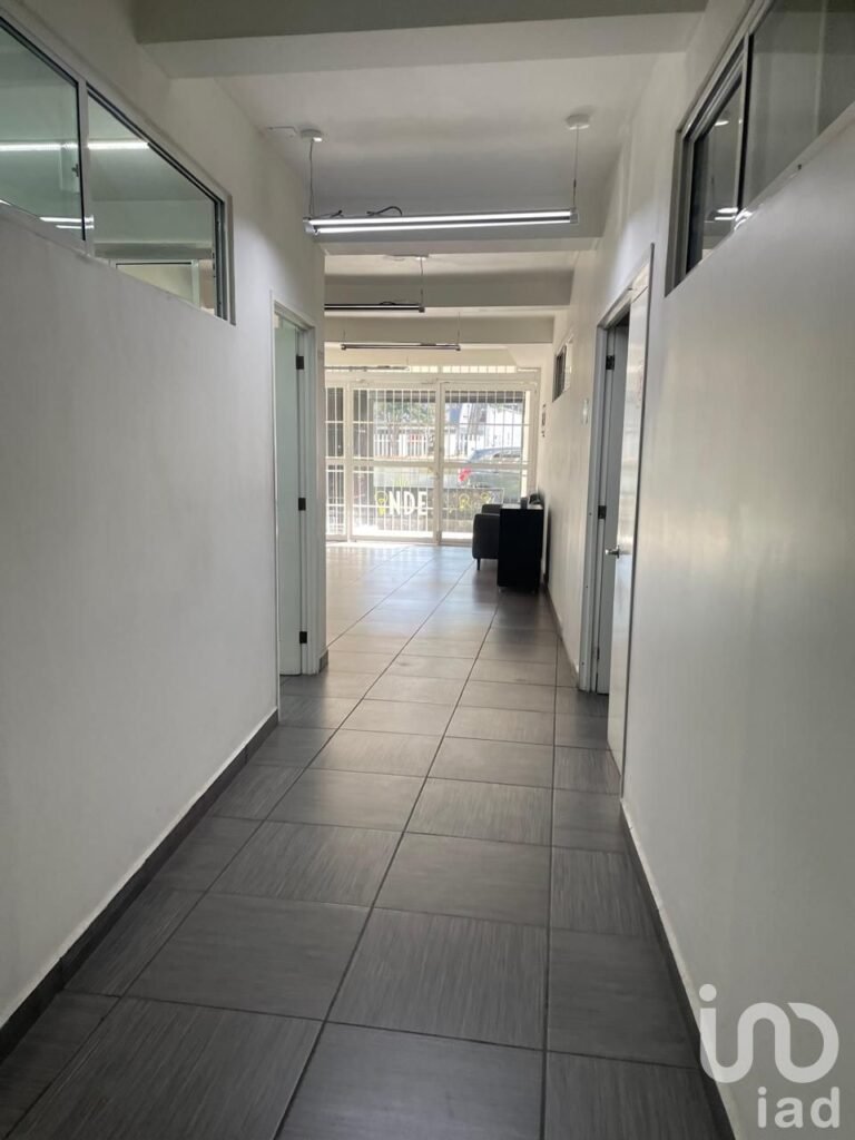 RENTA OFICINAS POR PLANTA, OFICINA O EL EDIFICIO COMPLETO COLONIA BUENAVISTA