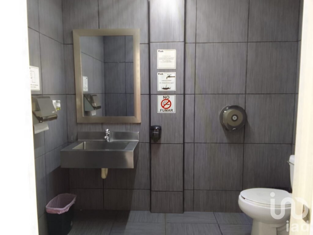 RENTA OFICINAS POR PLANTA, OFICINA O EL EDIFICIO COMPLETO COLONIA BUENAVISTA