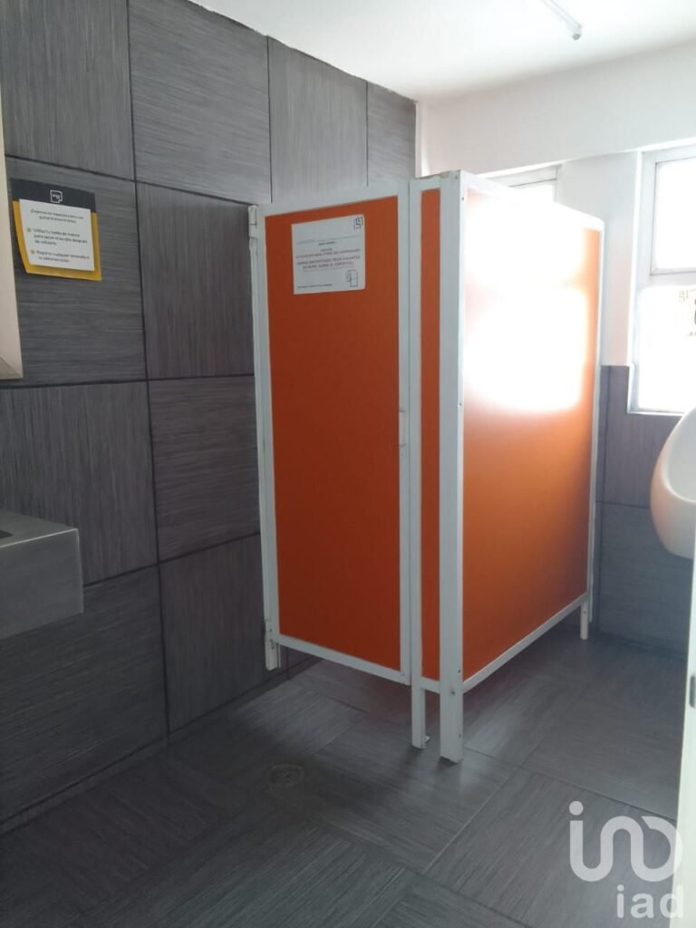 RENTA OFICINAS POR PLANTA, OFICINA O EL EDIFICIO COMPLETO COLONIA BUENAVISTA