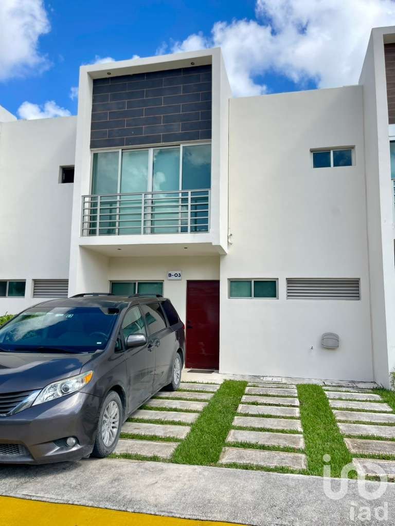 VENTA  DE CASA EN  LONG ISLAND CANCUN, AV. HUAYACAN