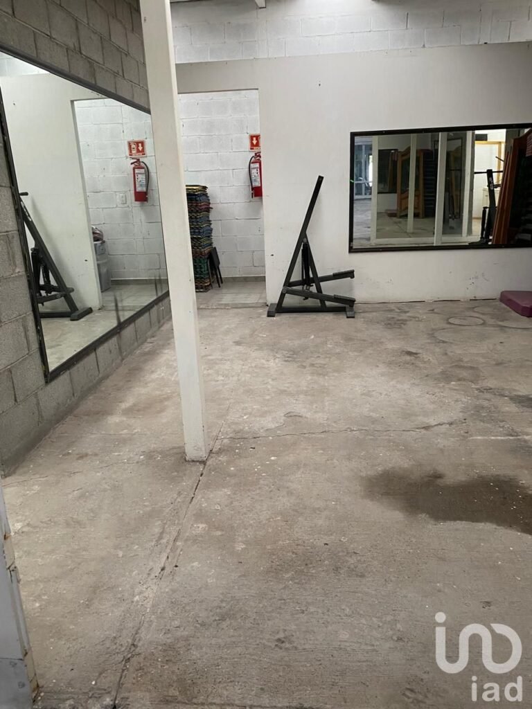 Bodega en Venta en Jardines de Celaya | 240 m² | Paseo del Bajío 407