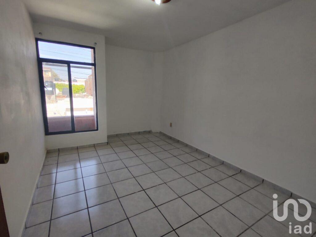 Casa en Venta en Hogares Obreros de 5 recamaras y 2 baños