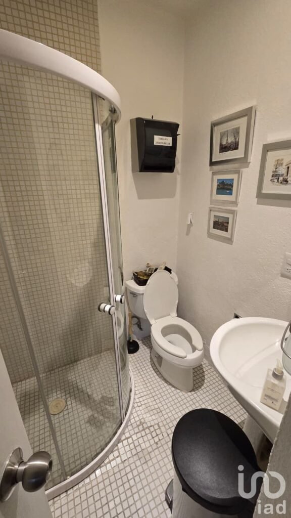 Edificio en Venta con tres Departamentos en Sierra Mojada Lomas de Chapultepec