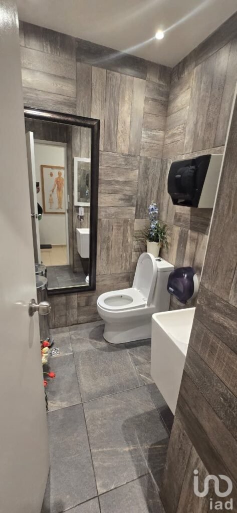 Edificio en Venta con tres Departamentos en Sierra Mojada Lomas de Chapultepec