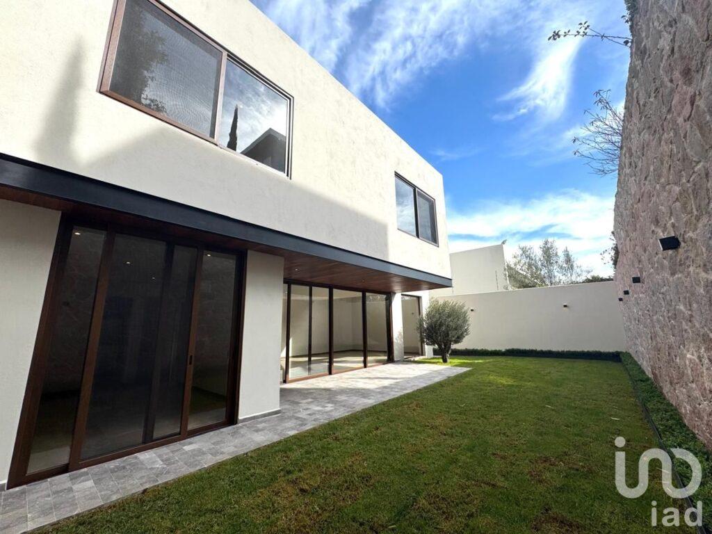 Residencia en Venta en el Club de Golf La Loma, SLP