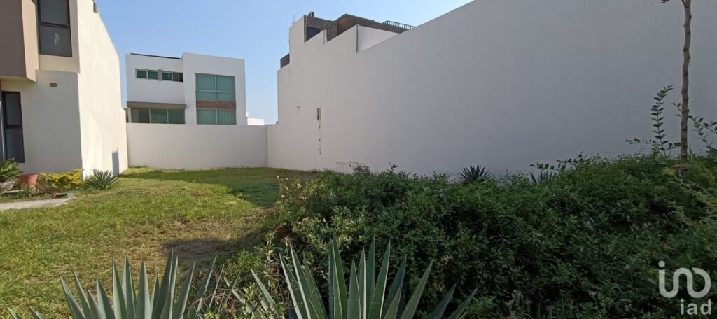 Terreno en Venta en el Fracc. Residencial Lomas del Sol, Alvarado, Ver.