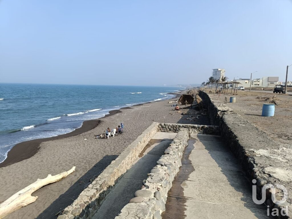 Terreno en Venta en el Fracc. Residencial Lomas del Sol, Alvarado, Ver.