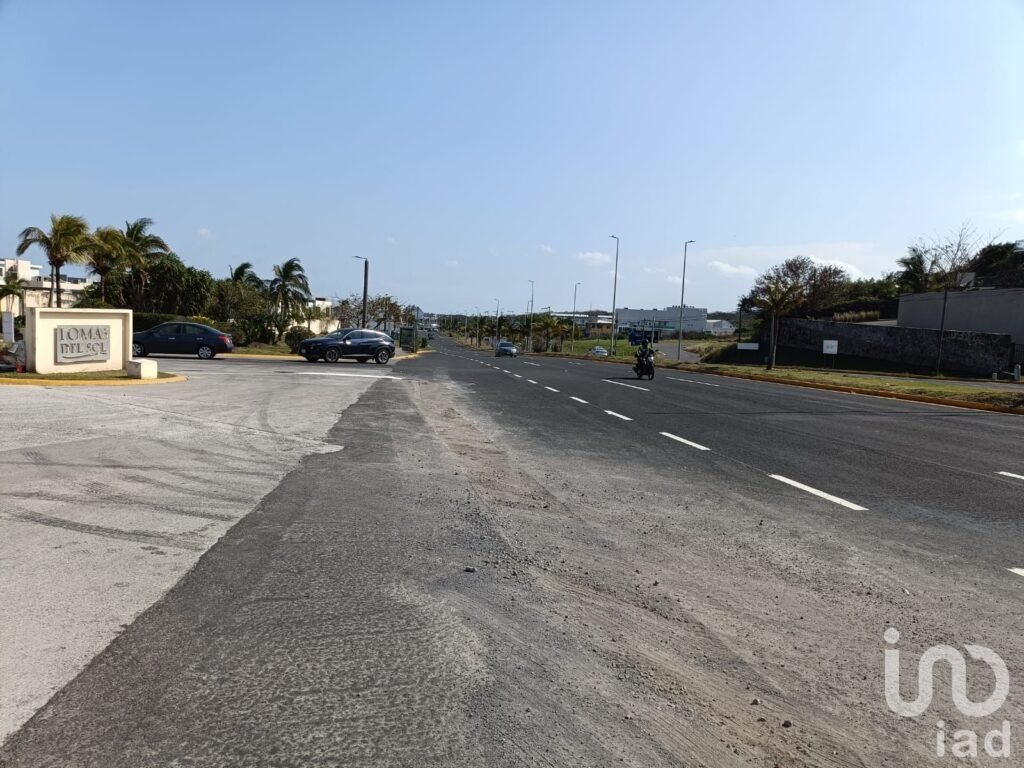 Terreno en Venta en el Fracc. Residencial Lomas del Sol, Alvarado, Ver.