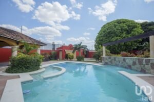CASA EN VENTA CON 1,510 M2 DE TERRENO, EN SANTA SANTA RITA CHOLUL.