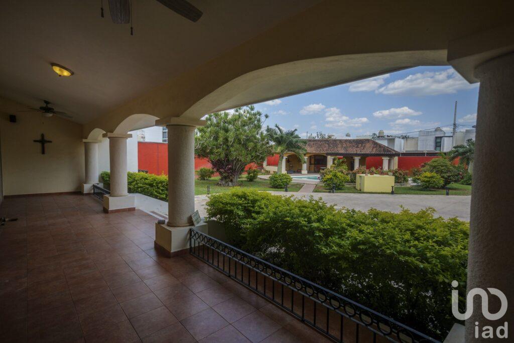 CASA EN VENTA CON 1,510 M2 DE TERRENO, EN SANTA SANTA RITA CHOLUL.