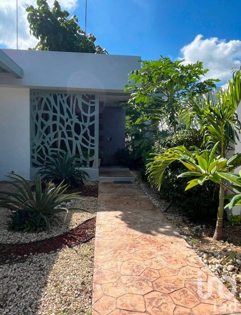 Casa en venta de un piso en Jardines de la Rejoyada, Mérida, Yucatán.