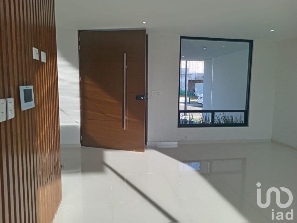 CASA EN VENTA ESPACIOS,LUZ Y EXCLUSIVIDAD LOMAS DE ANGELOPOLIS