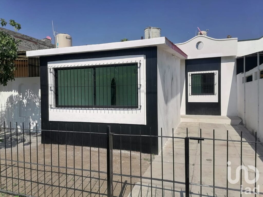 CASA EN VENTA 2 RECÁMARAS POR QR, Villa de Álvarez Colima.