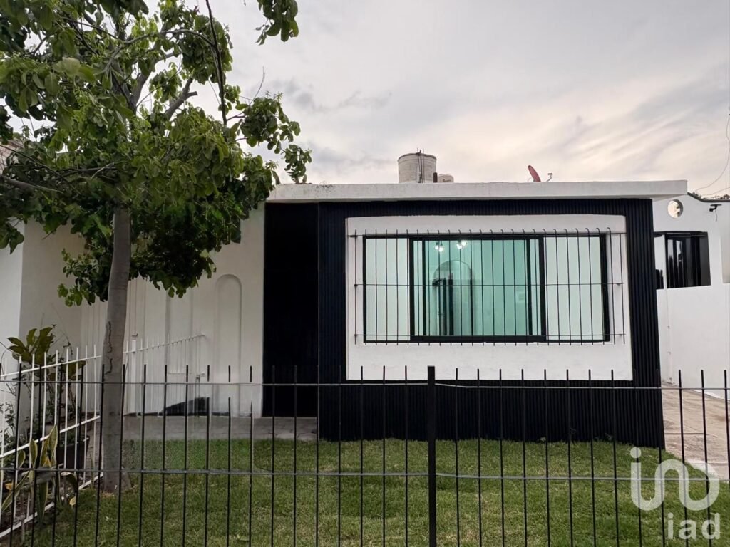 CASA EN VENTA 2 RECÁMARAS POR QR, Villa de Álvarez Colima.