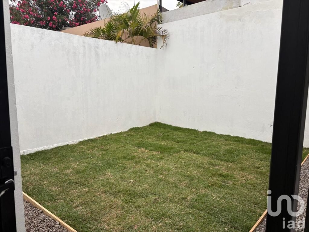 CASA EN VENTA 2 RECÁMARAS POR QR, Villa de Álvarez Colima.