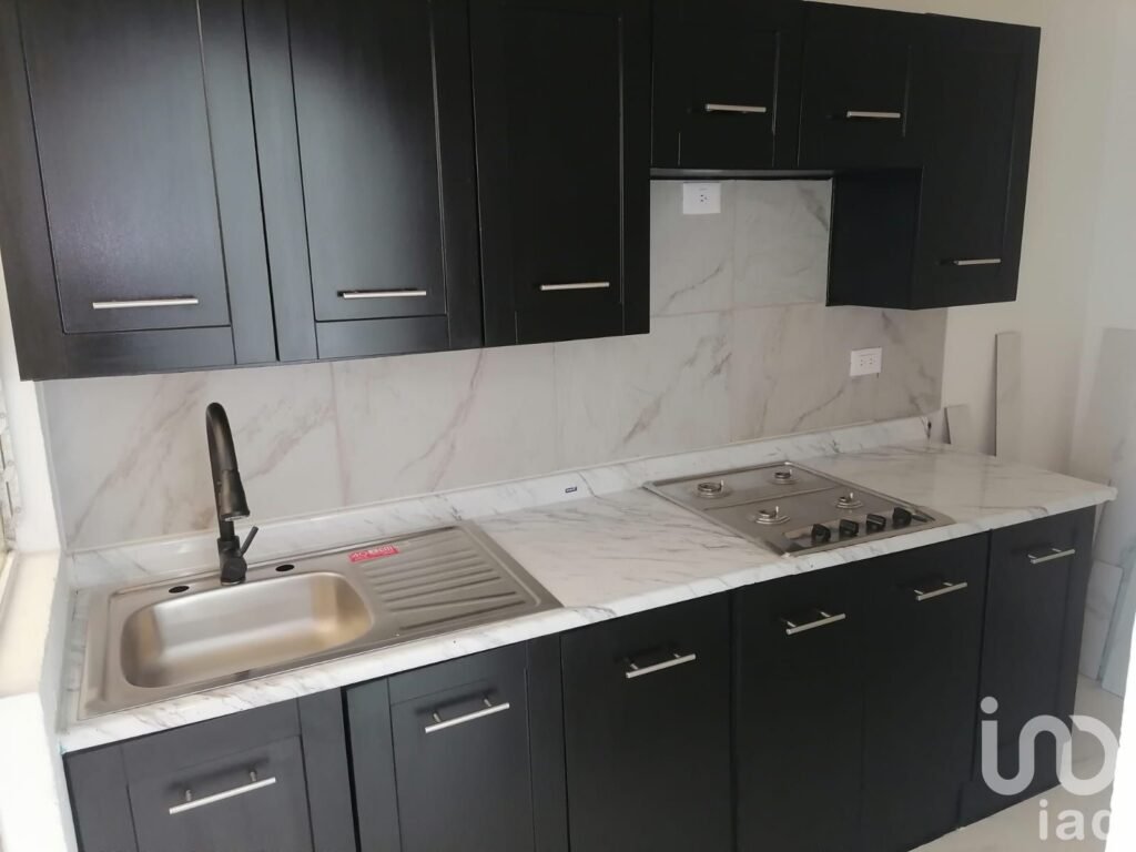 CASA EN VENTA 2 RECÁMARAS POR QR, Villa de Álvarez Colima.