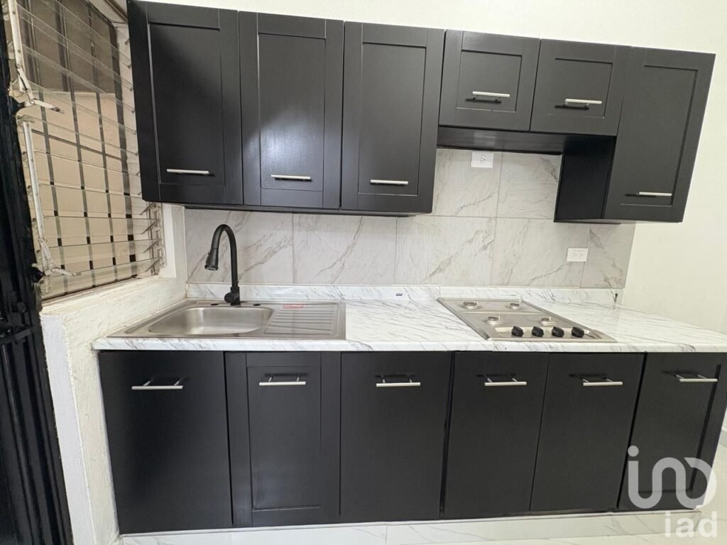 CASA EN VENTA 2 RECÁMARAS POR QR, Villa de Álvarez Colima.