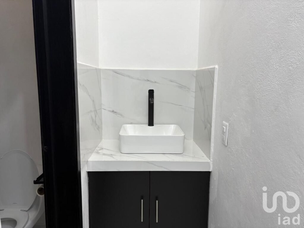 CASA EN VENTA 2 RECÁMARAS POR QR, Villa de Álvarez Colima.