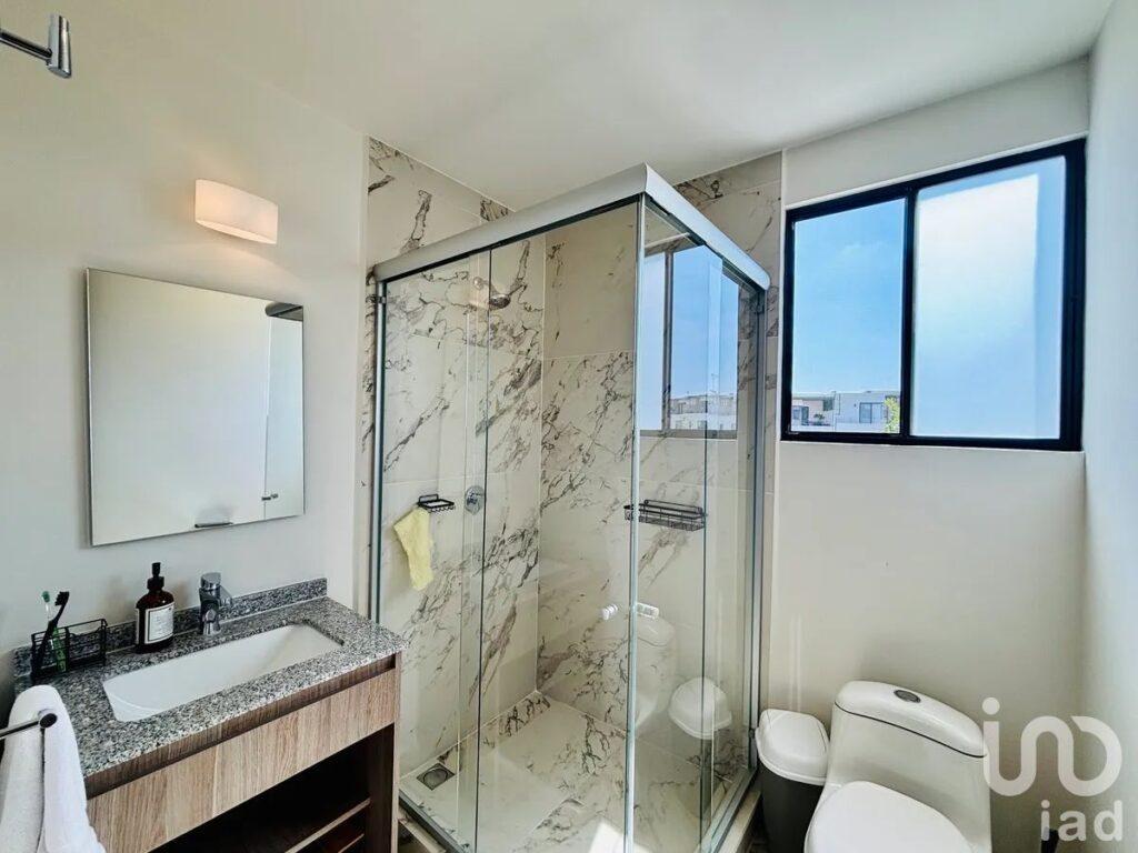 Casa con amenidades y paneles solares Santa Fe Lifestyle